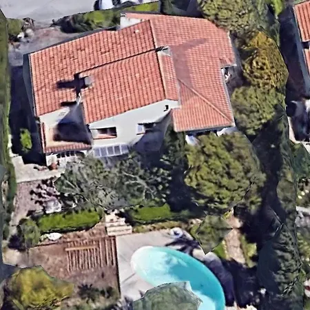 10 Mn On Foot From Beaches, Tgv Station And Center With Swimming Pool